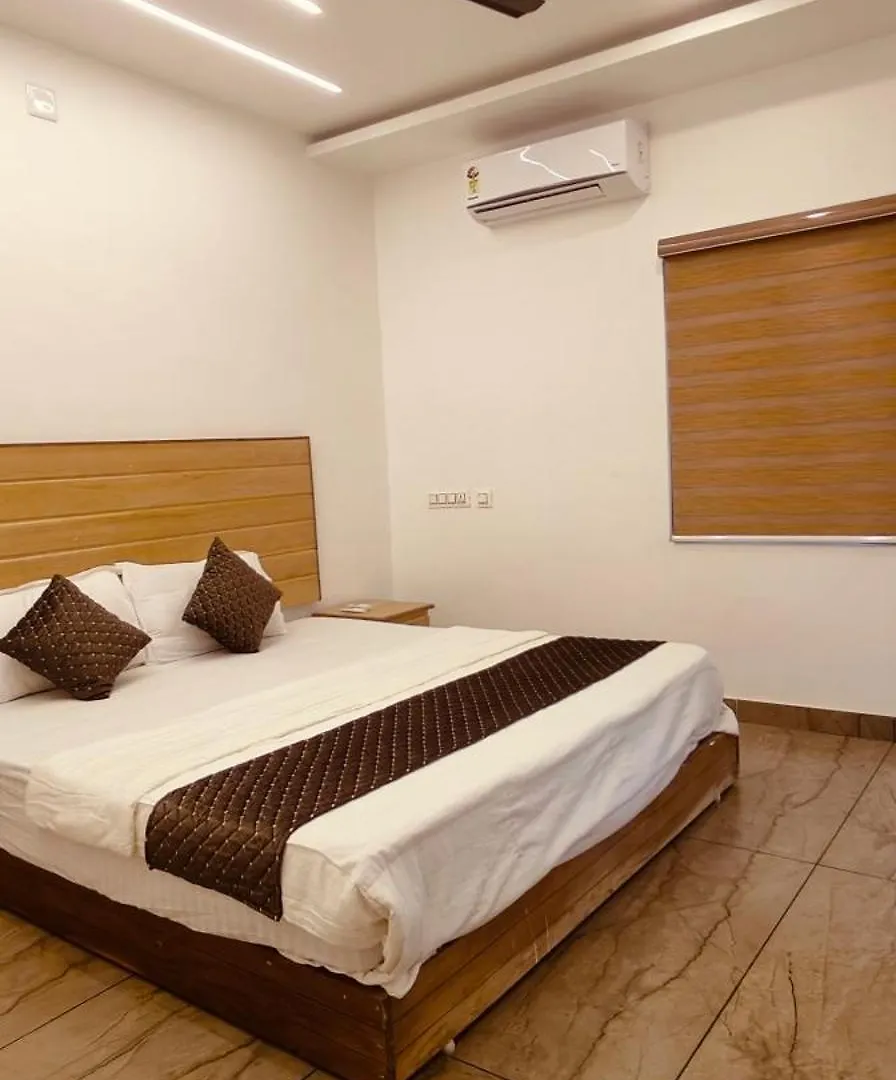 Grandstaykannur 0*, Kannur Índia